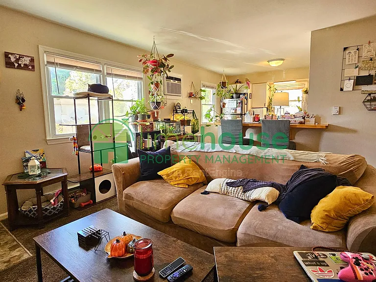 840 W 43rd St #B — Photo 4