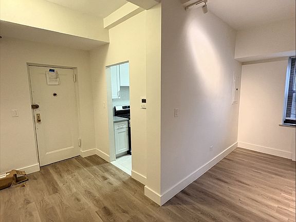 4th image of 52-24 65 Place Walk Is #1