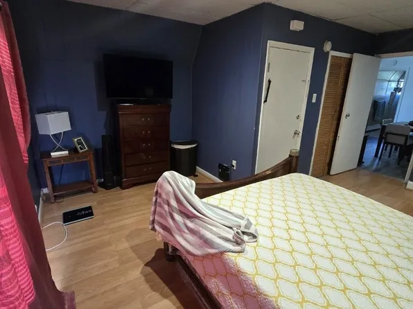 251 Highland Avenue image 24 of 34