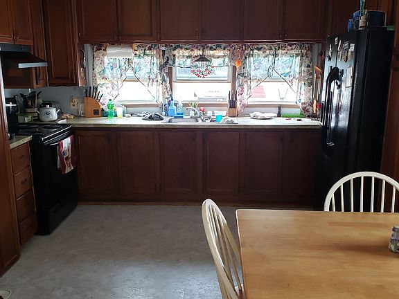 3rd image of 24 Colvin St