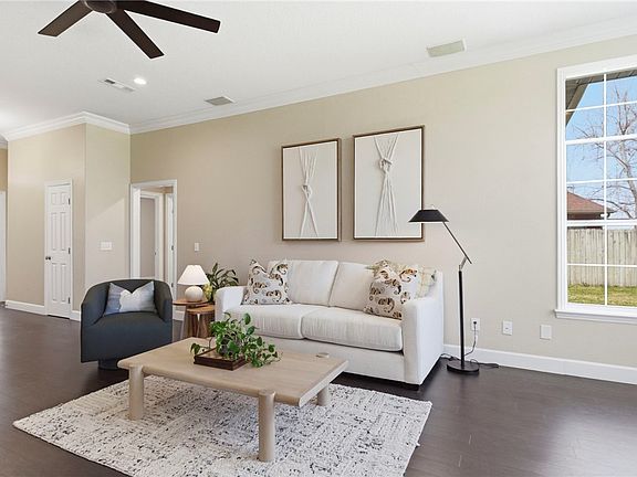 5th image of 4465 Warwick Cv