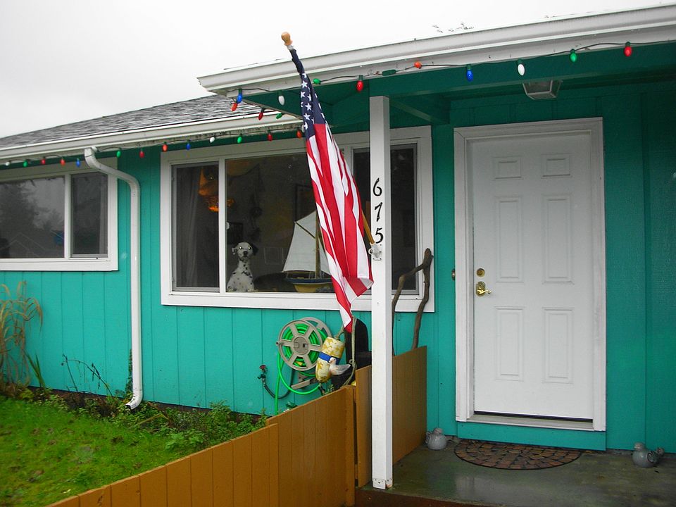 2nd image of 673 Pacific Way