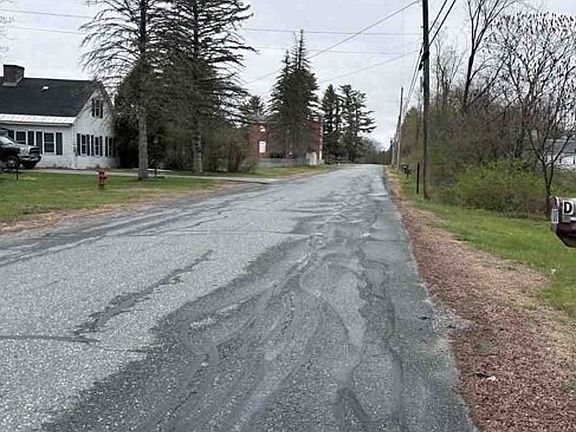 Exterior Neighborhood (street photo)