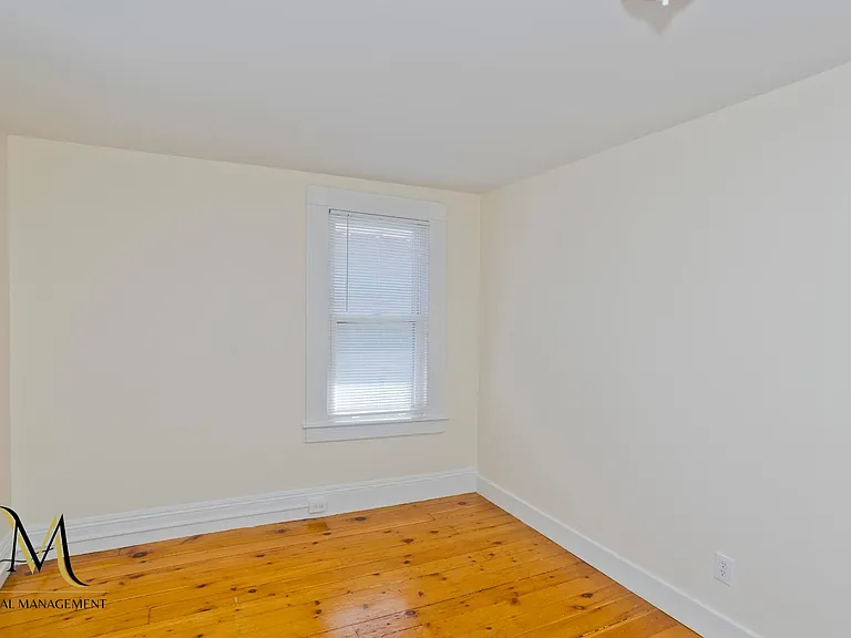 208-210 Fort Pleasant Ave — Photo 56