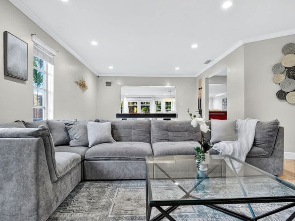 2423 NE 202nd St #Id1372367p