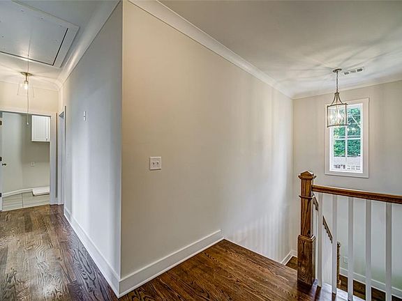 5th image of 362 Buckingham Dr