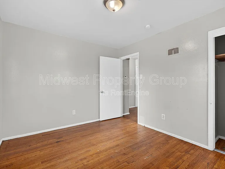 5900 Sheriton Dr — Photo 11