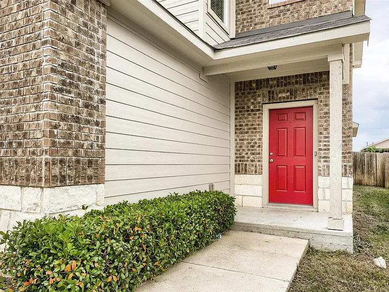 3509 Conyers Ln — Photo 2