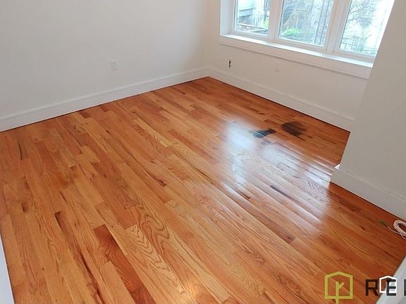 5th image of 319 Melrose St #2E