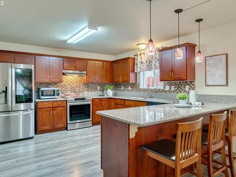 17155 SE Alder St — Photo 2