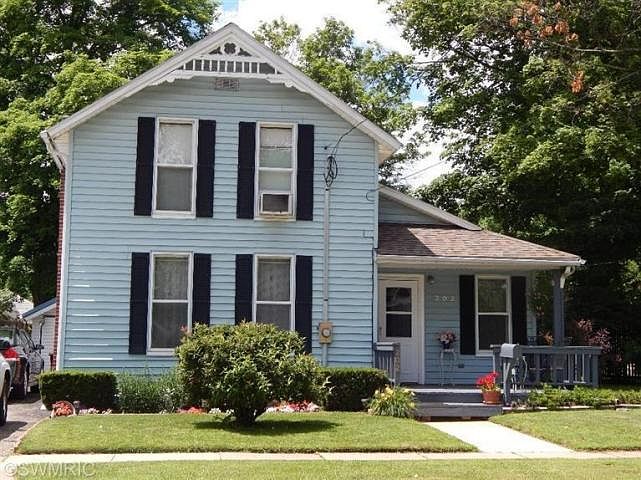 1st image of 202 N Orange St