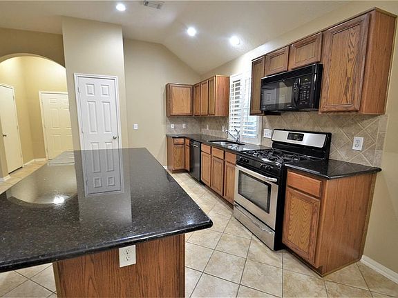 5th image of 853 Falling Springs Ln