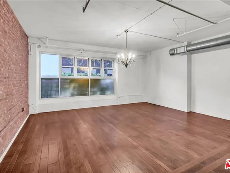 510 S Hewitt St #102 — Photo 13