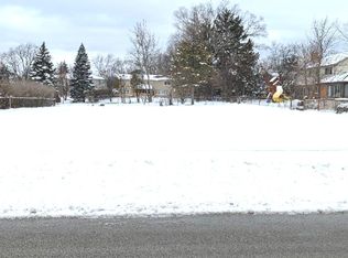 2004 W Scott Ter, Mount Prospect, IL 60056