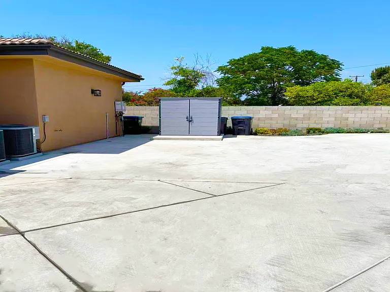 3504A N Mangum St — Photo 3