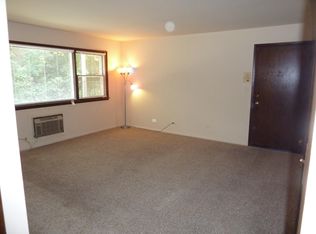 235 Country Club Dr APT 1C, Lake Geneva, WI 53147