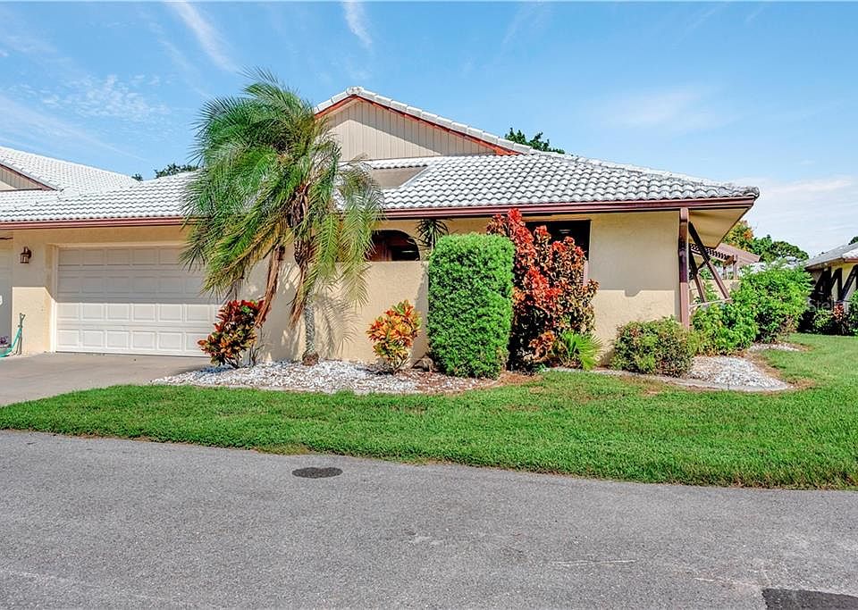 1st image of 92 Drifting Sands Dr