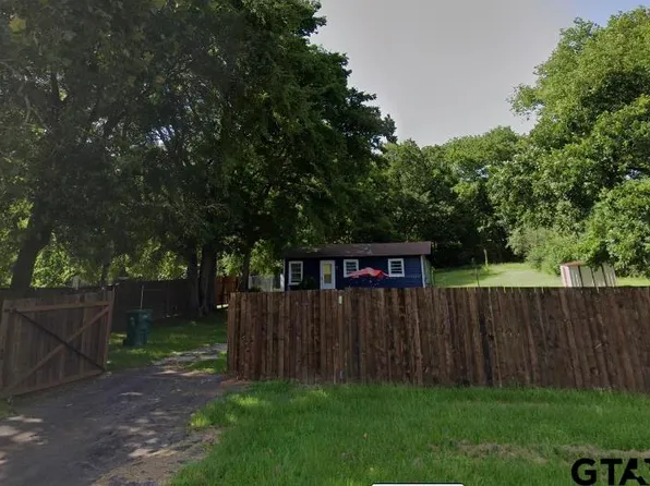 304 W Main St, Naples, TX 75568