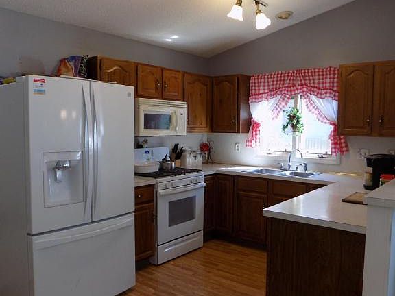 5th image of 1177 Creekview Dr