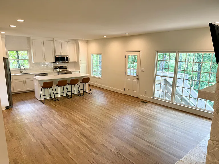 Kitchen/Den