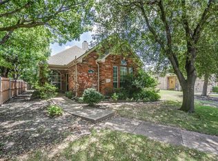 18724 Redstone Cir, Dallas, TX 75252