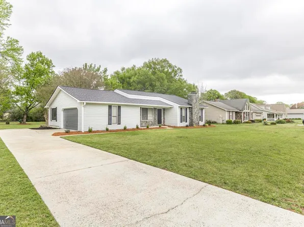 415 Sentry Oaks Dr, Warner Robins, GA 31093