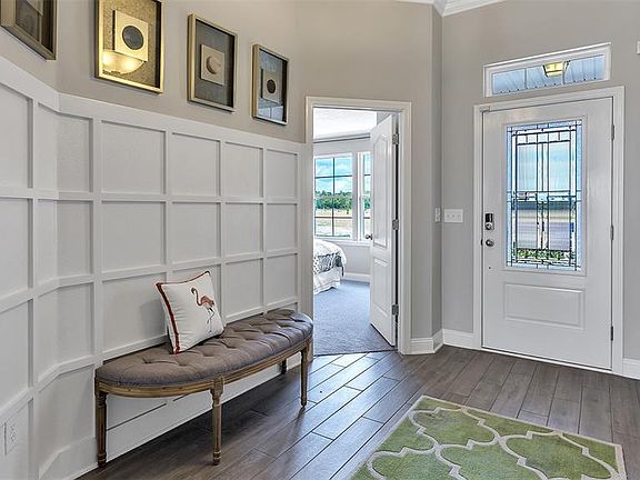 4th image of 2 Summerwood Rd N