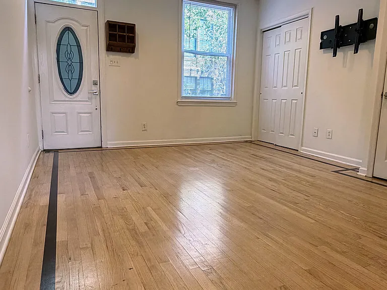 116 W Wildey St — Photo 3