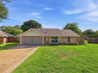1003 Almond Ct, Mansfield, TX 76063