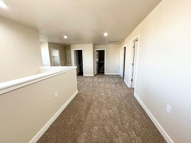 1346 Playa Del Rey Dr — Photo 7