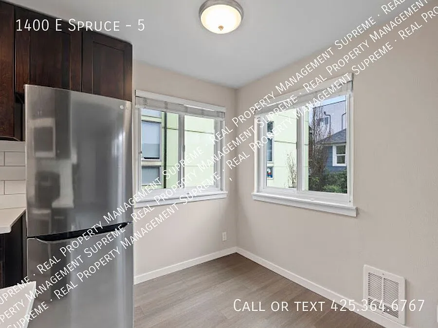 Bright & Convenient Living Near Seattle University | Central DistrictCapitol Hill — Photo 4