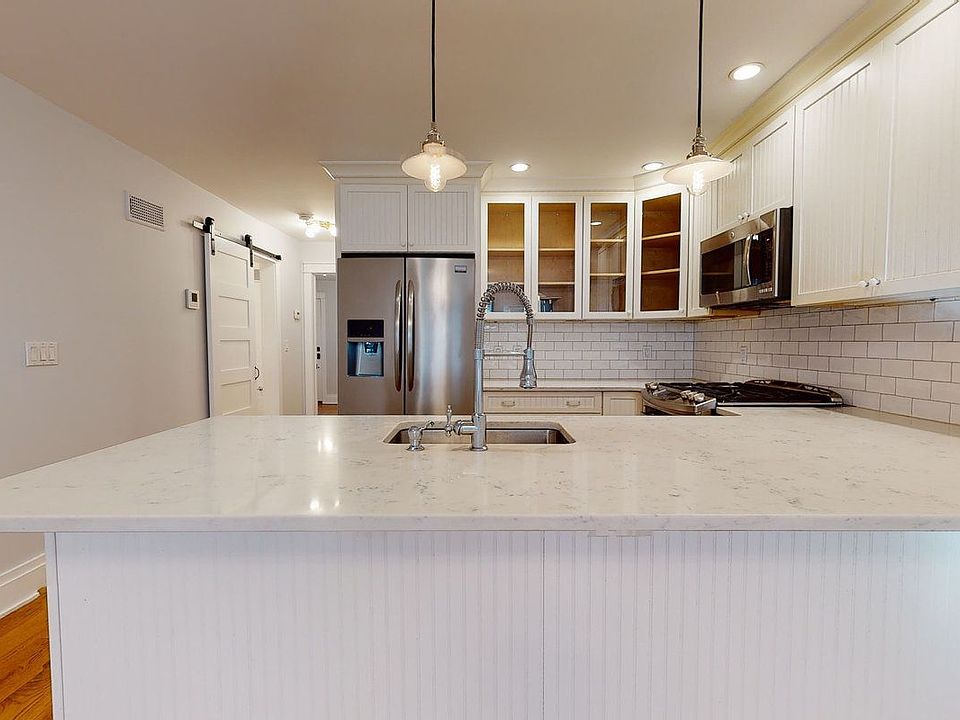 1st image of 795 Lincoln Pl #1
