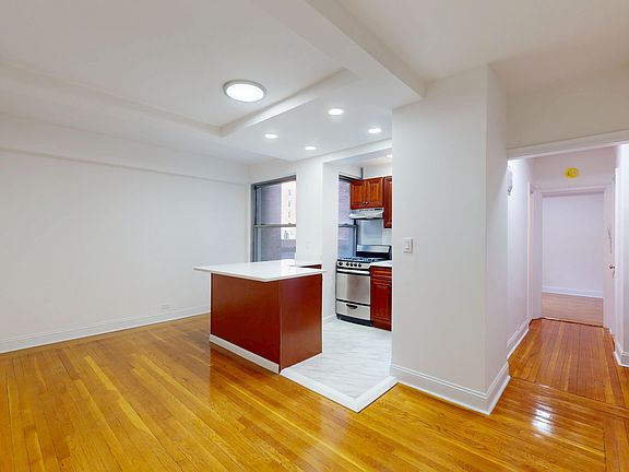 3rd image of 301 E 38th St APT 2C