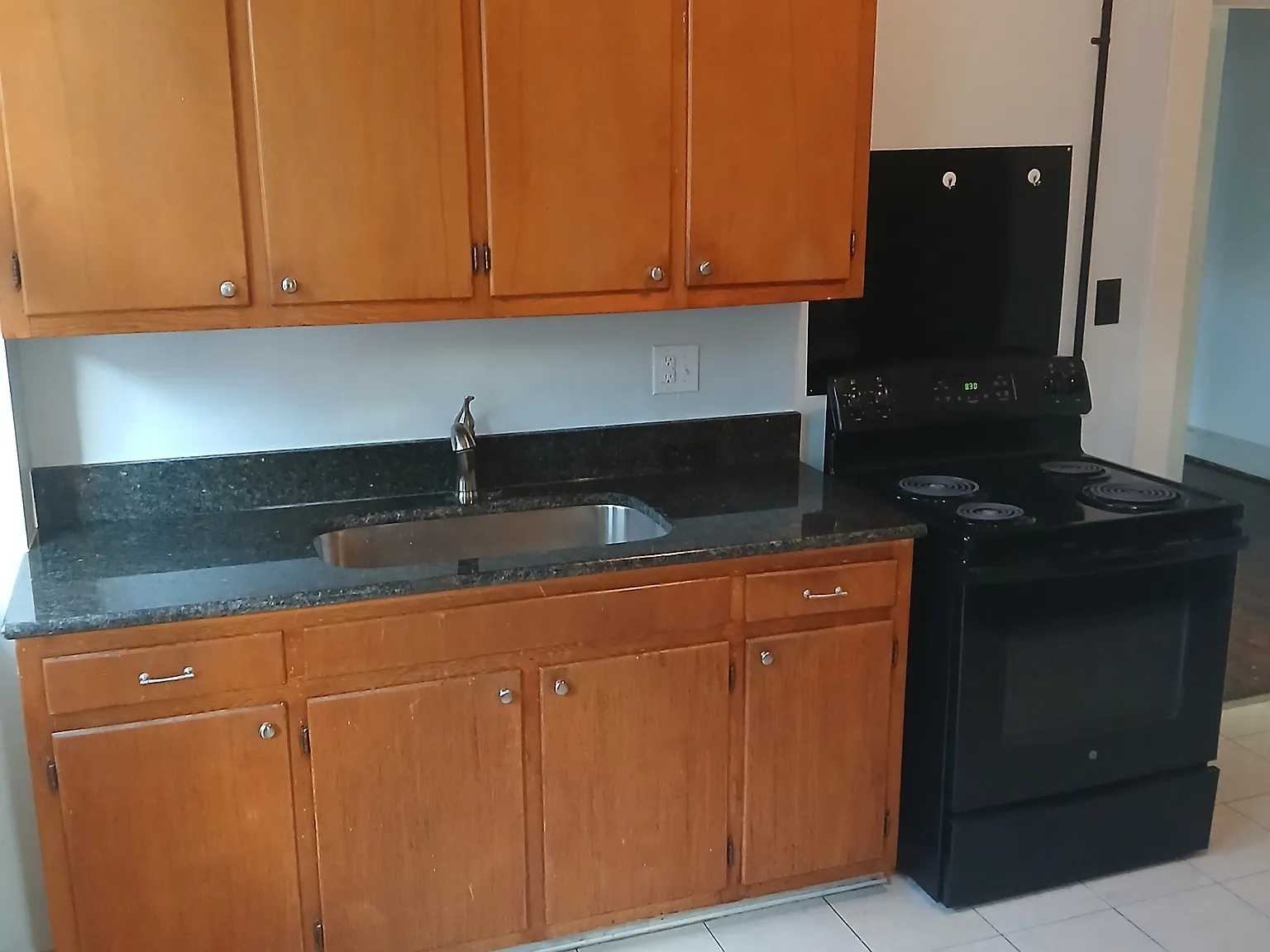 2 bed, 1000 sqft, $1,200 — Photo 3