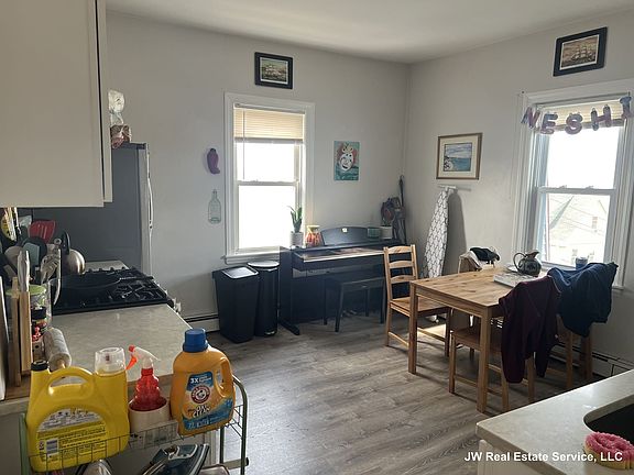 5th image of 39 Union St #1