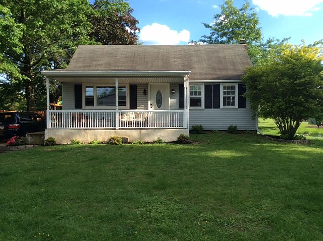 2nd image of 701 Dickerson Rd