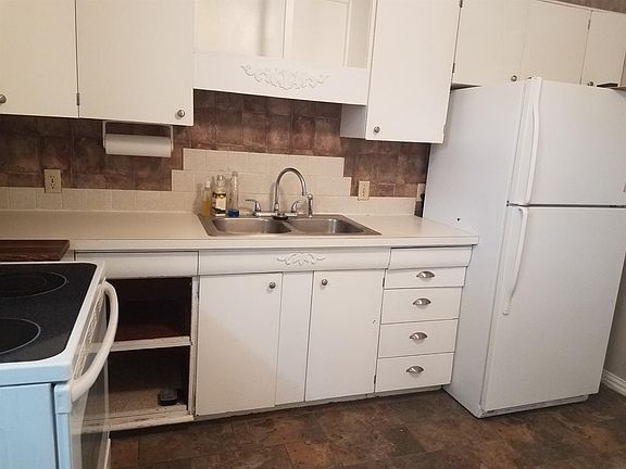 5th image of 905 N Roosevelt Ave