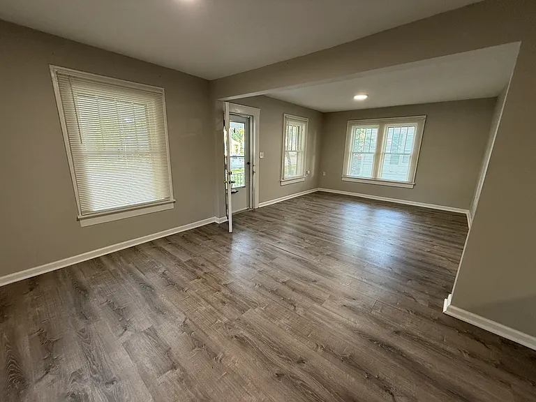 8025 Robinson St — Photo 6
