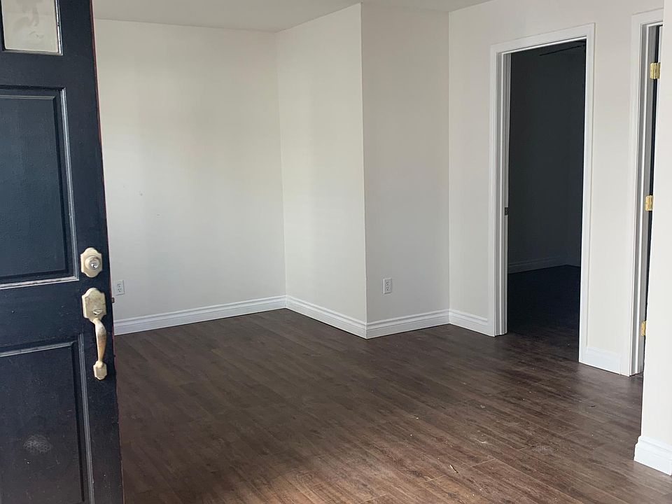1st image of 4230 52nd St Unit 1