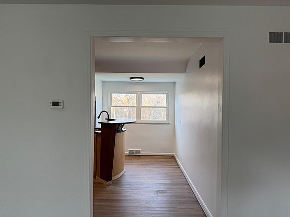 4th image of 2237 Evergreen Rd APT 5