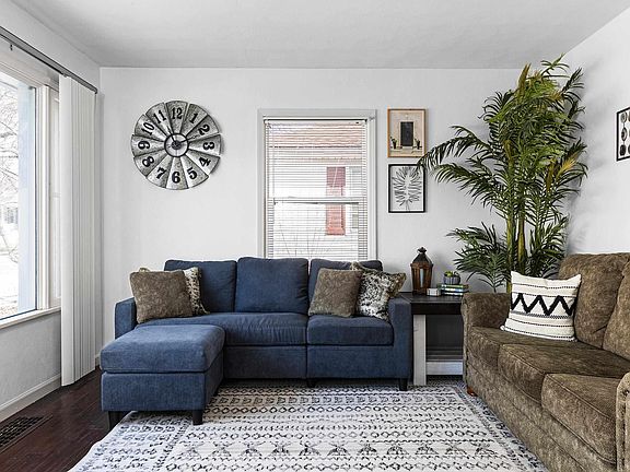 4th image of 1010 E Corrington Ave