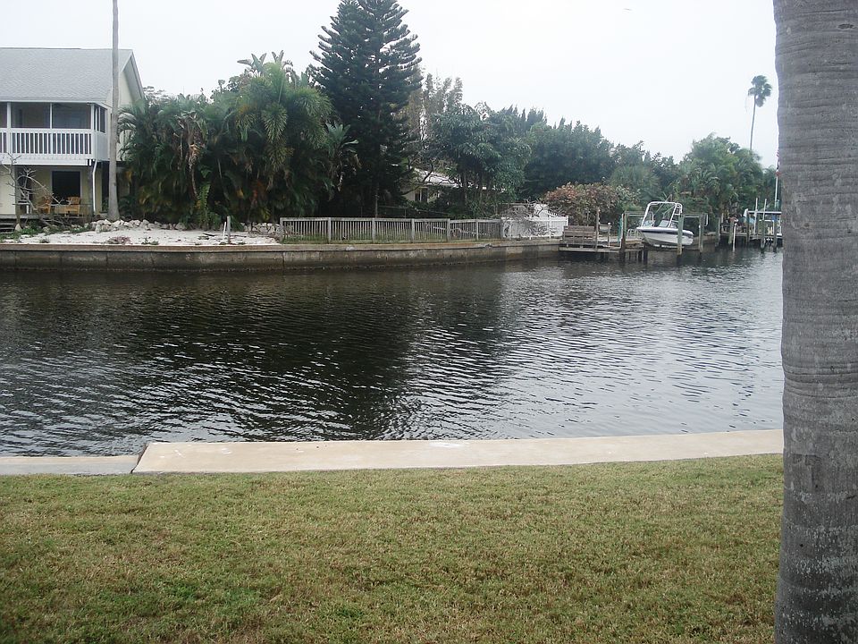 1st image of 620 Yawl Ln