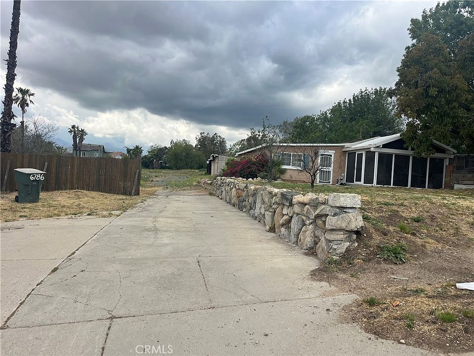 1st image of 6786 Palm Ave