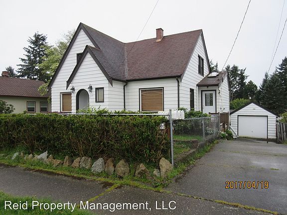 2nd image of 1319 Rainier Ave