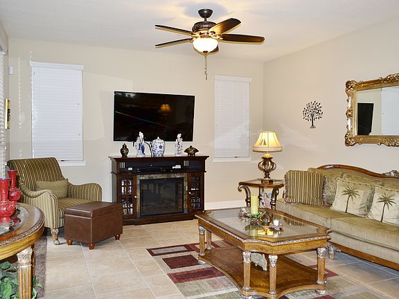 4th image of 901 Lyon Pl