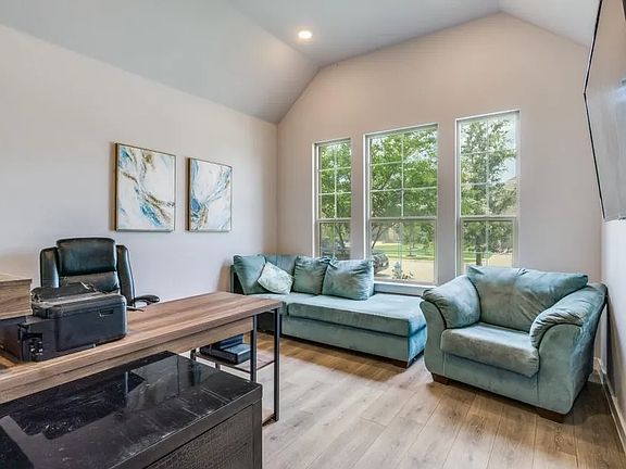 3rd image of 4000 Starlight Creek Dr