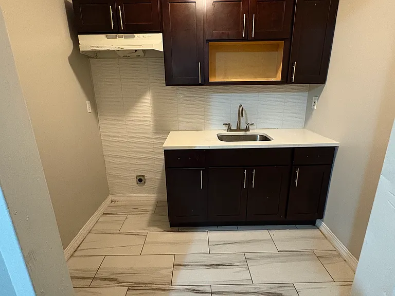 121 Hillside Ave #A4 — Photo 1
