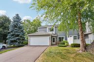 Gresham Ave-S2506-001.jpg