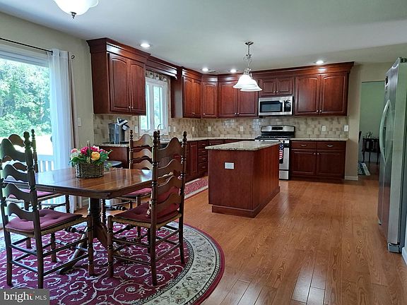 3rd image of 41C Highbridge Rd