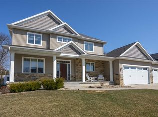 1109 Lakeview Dr, Cedar Falls, IA 50613